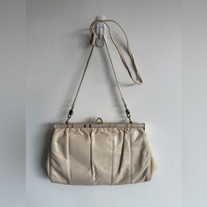 Vintage leather purse 
Ingledew’s